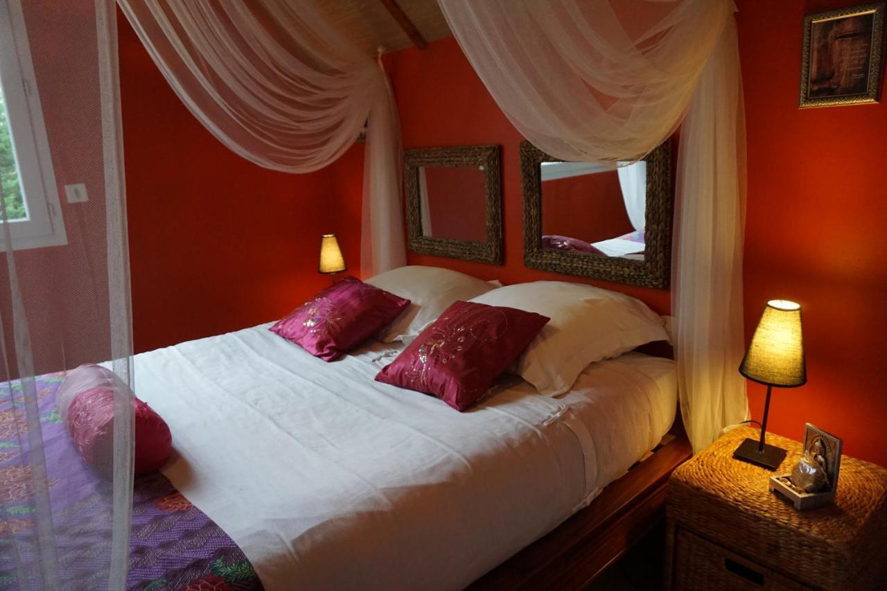 Les Centauris Bed & Breakfast Pléguien Exterior photo